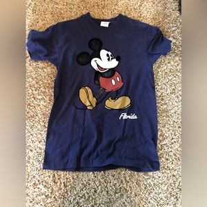 like new vintage disney mickey t-shirt size small